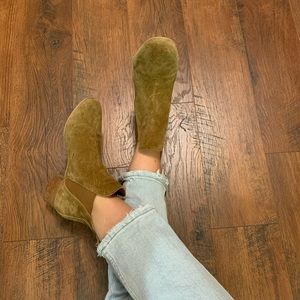 4 for $25 Topshop Chelsea Booties
